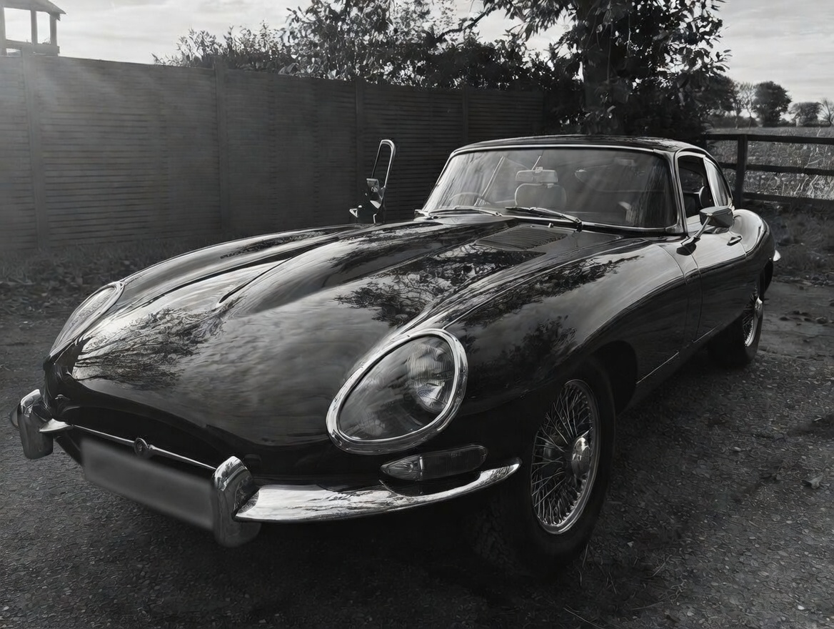 Jaguar E-Type at The Flightline